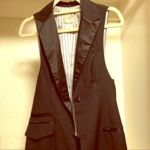 Flying Tomato long vest